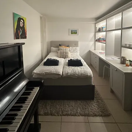 Salt Air Lights Homestay Dublin